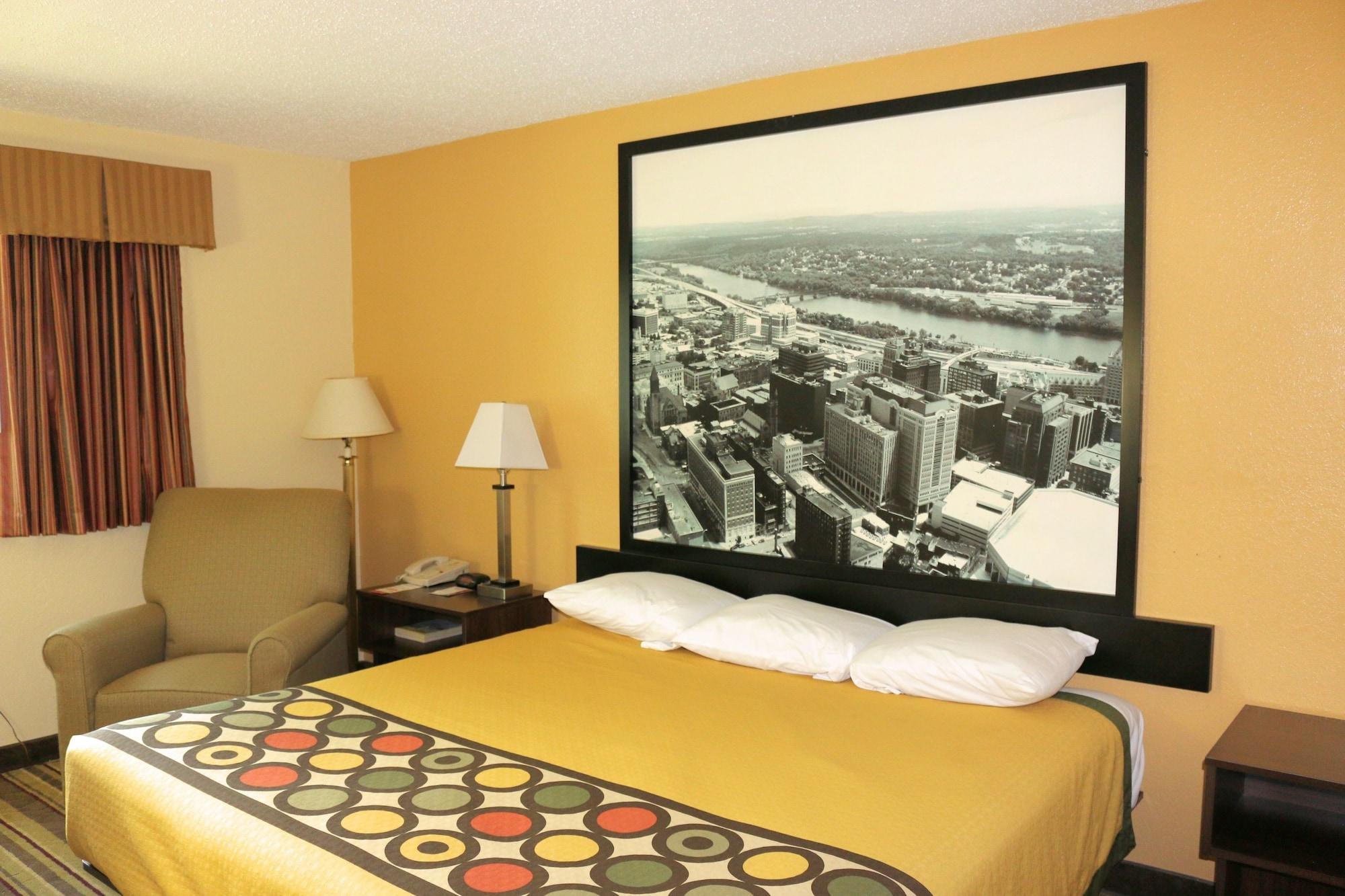 Super 8 By Wyndham Latham - Albany Airport Hotel Exterior photo